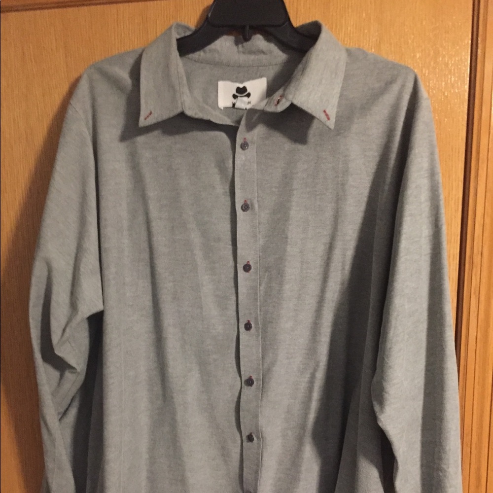 Long sleeve button up for big man